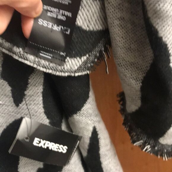 Express shawl scarf coat zebra NWT - Picture 3 of 4